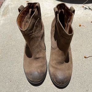 Clarks womens size 6.5 suede leather boots